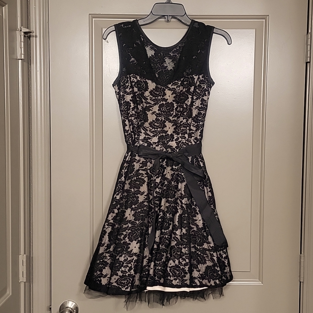 Semi-formal multi layer dress, size 6